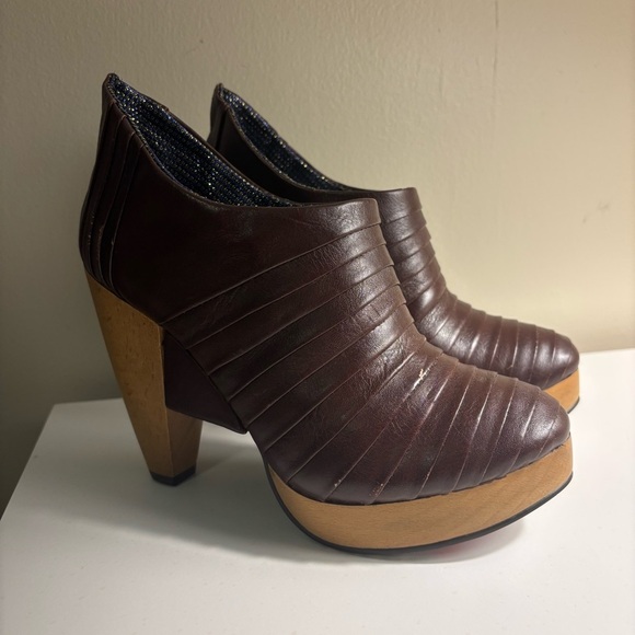 Irregular Choice women’s size 5.5 Brown Leather Platform Heels - Picture 1 of 8